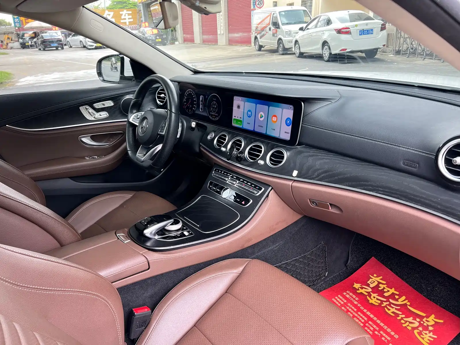Фото 22 - Mercedes-Benz E-Class