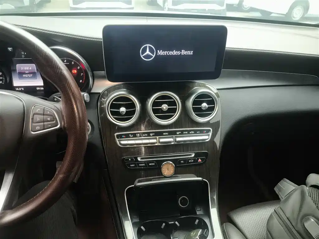 Mercedes-Benz GLC 2017 GLC 260 4MATIC Dynamic фото 13