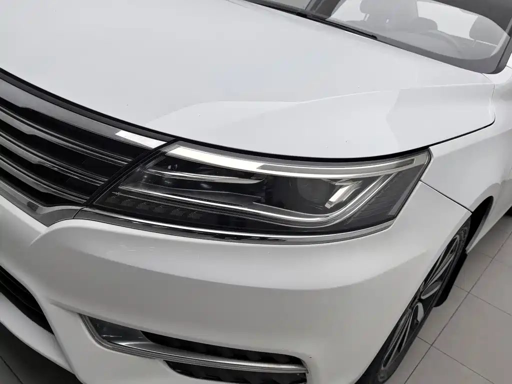 Фото 7 - Roewe i6