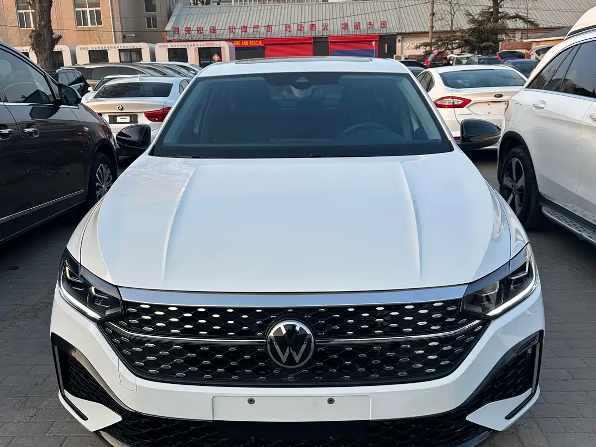 Volkswagen Lavida 2023 300TSI DSG Starlight Full Comfort Edition фото 2
