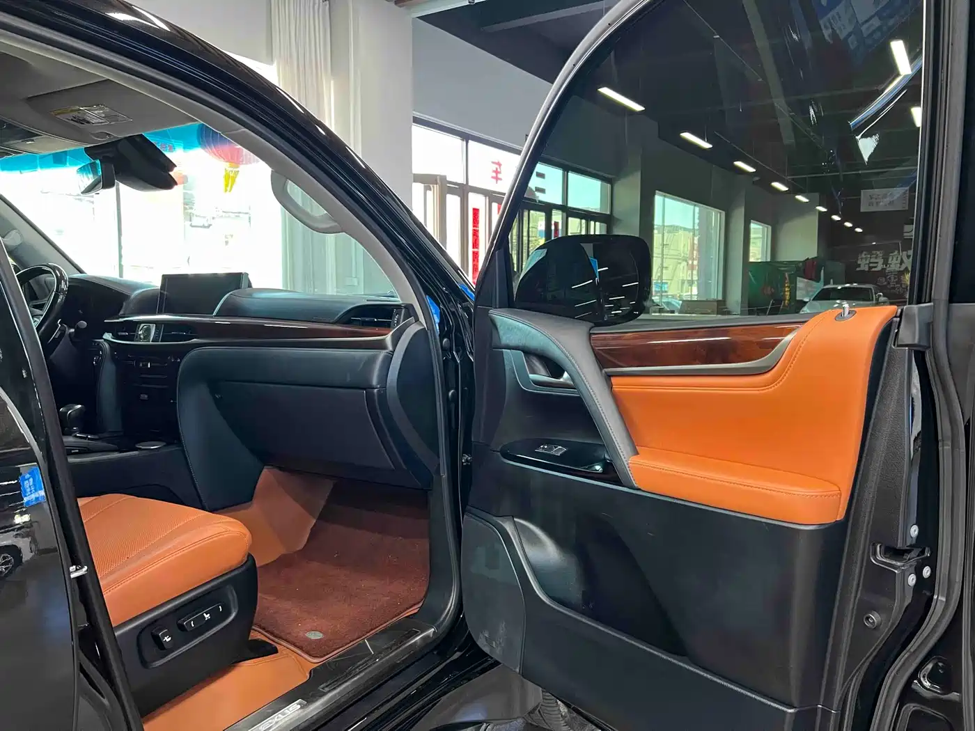 Lexus LX 2019 570 Peak Special Edition фото 9