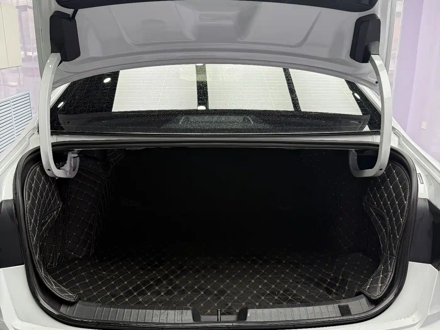 Volkswagen Sagitar 2022 280TSI DSG Surpassing Edition фото 18