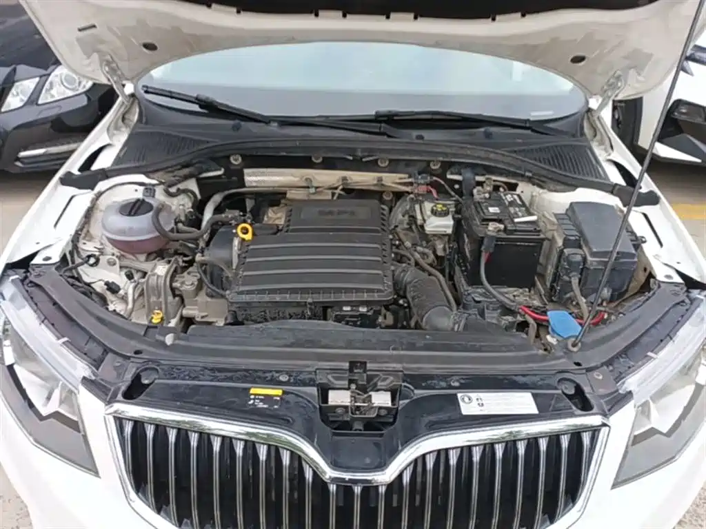 Škoda Octavia 2017 1.6L Automatic Smart Edition фото 20