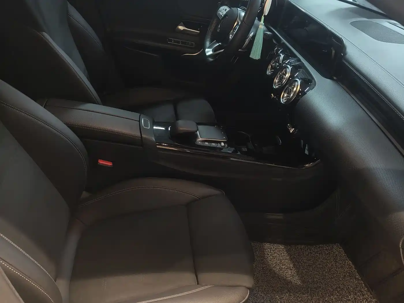 Mercedes-Benz A-Class 2021 A 200 L Sport Sedan Fashion Edition фото 7