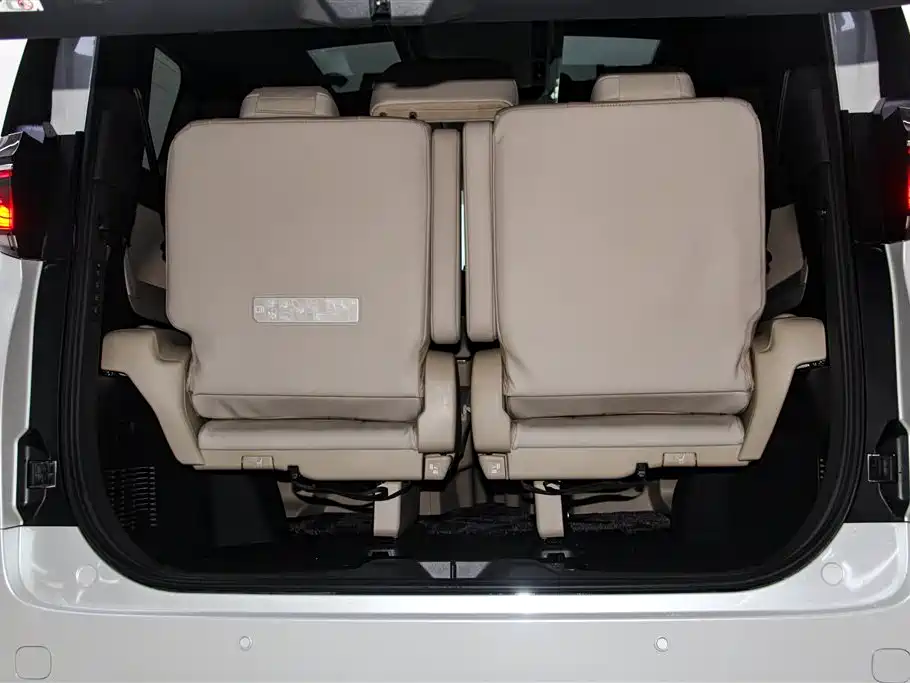 Toyota Vellfire 2024 Crown Hybrid 2.5L Executive Premium Edition фото 26