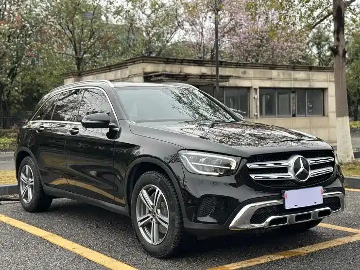 MERCEDES-BENZ GLC
