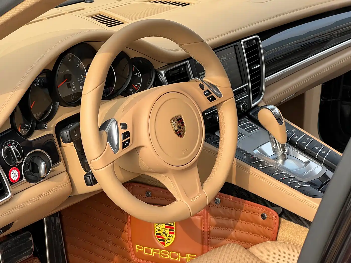 Porsche Panamera 2014 Panamera 4S Sport Edition 3.0T фото 15