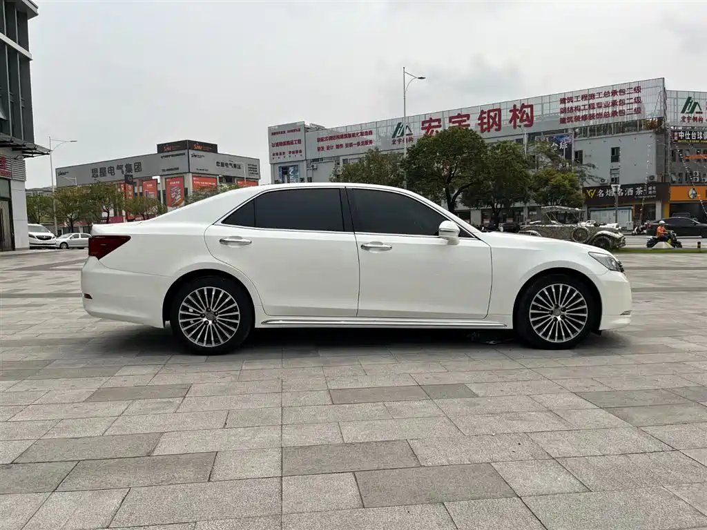 Toyota Crown 2018 2.0T Sport Edition фото 7