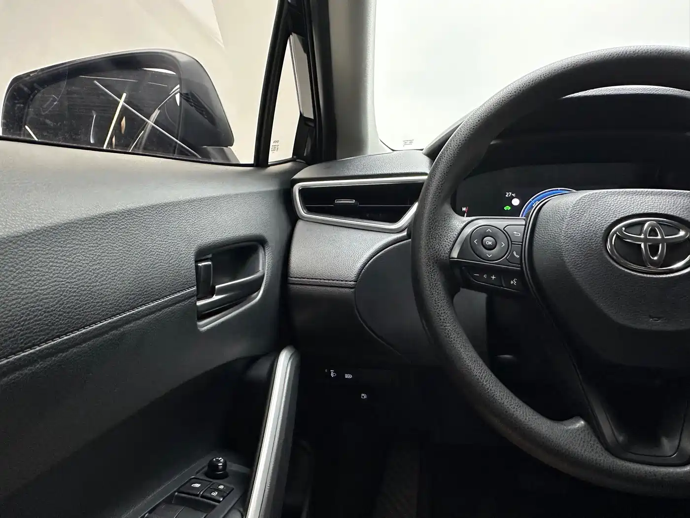 Toyota Corolla Cross 2023 Hybrid 2.0L Pioneer Edition фото 20