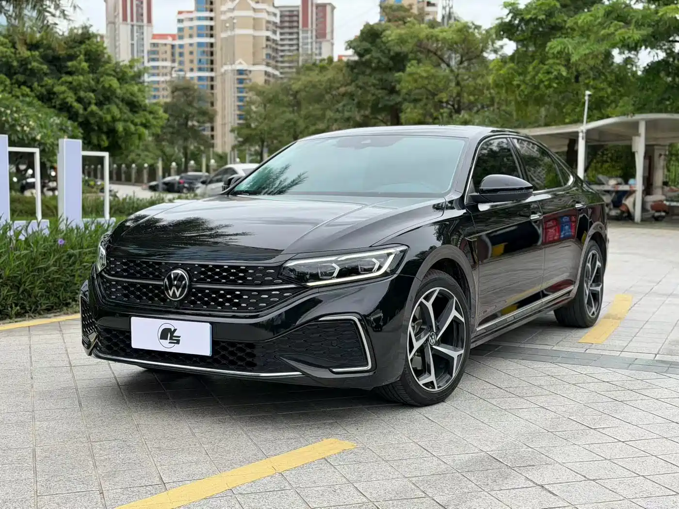 Volkswagen Passat 2023 330TSI Starlight Luxury Edition