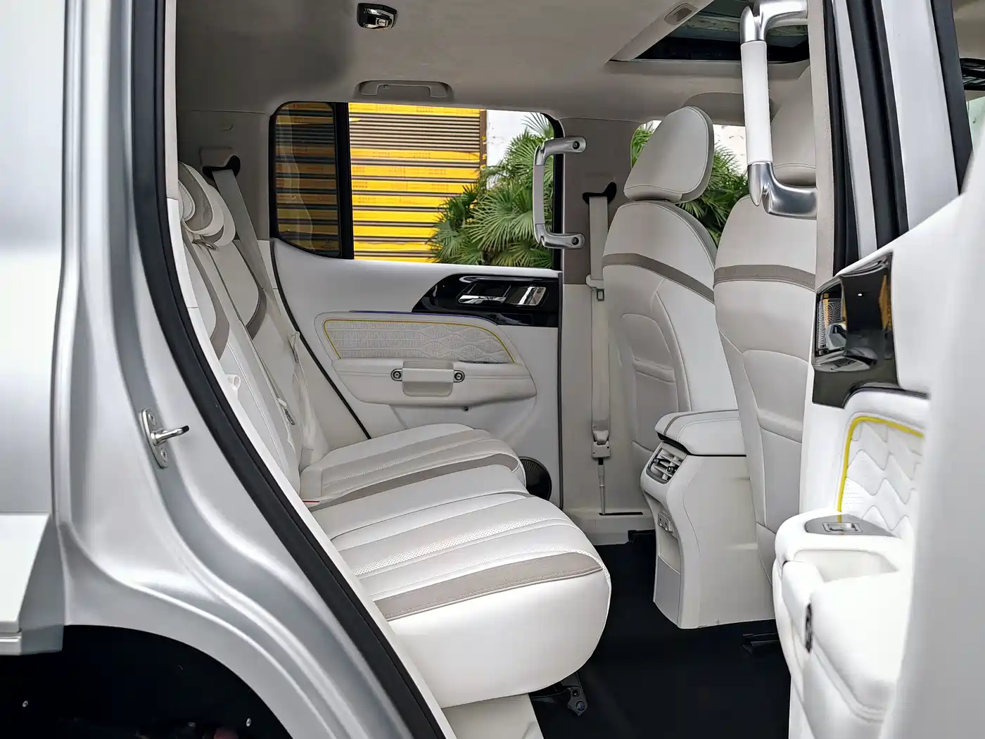 TANK CO CREATION TANK 300