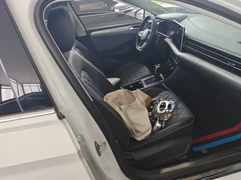 Volkswagen Sagitar, миниатюра 25
