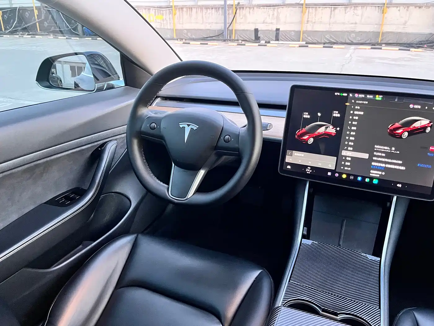 TESLA MODEL 3