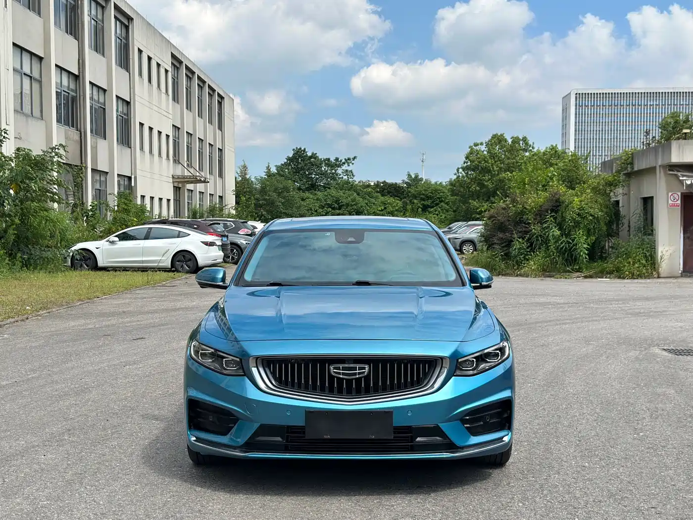 Фото 2 - Geely Preface