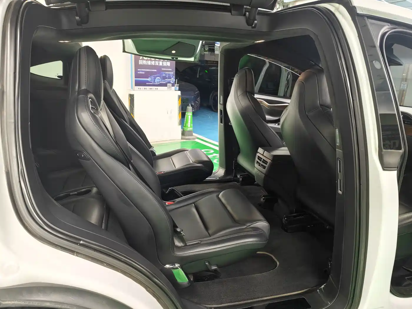 Фото 9 - Tesla Model X