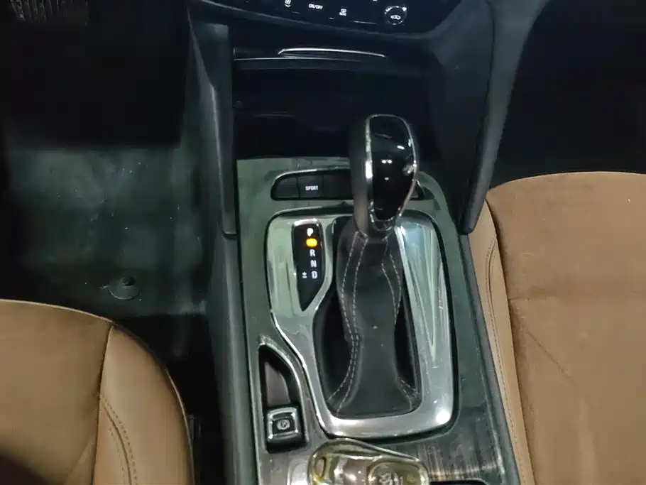 Buick Regal 2017 20T Elite Type фото 16