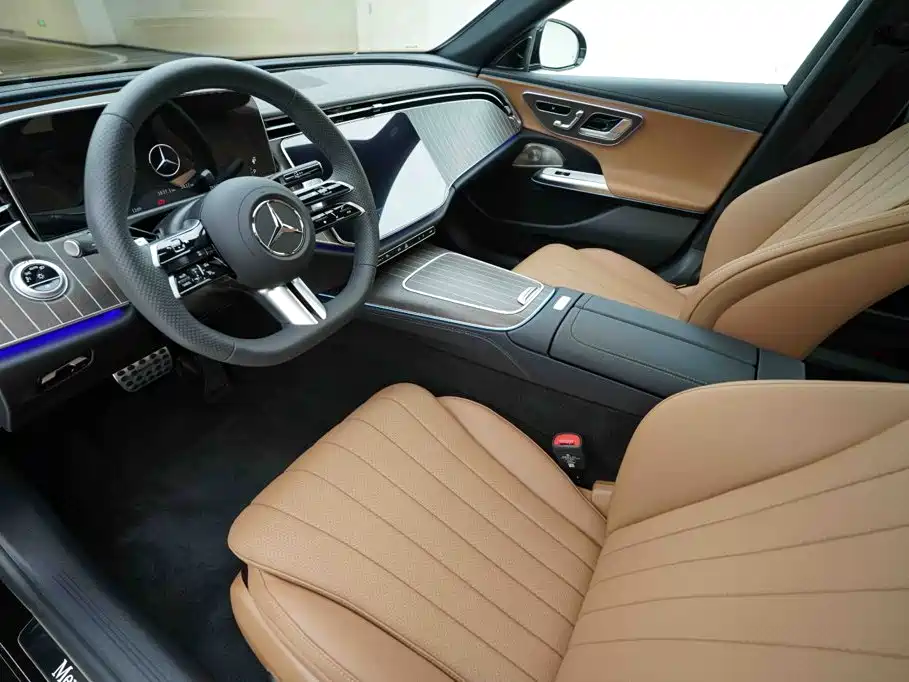 Фото 8 - Mercedes-Benz E-Class