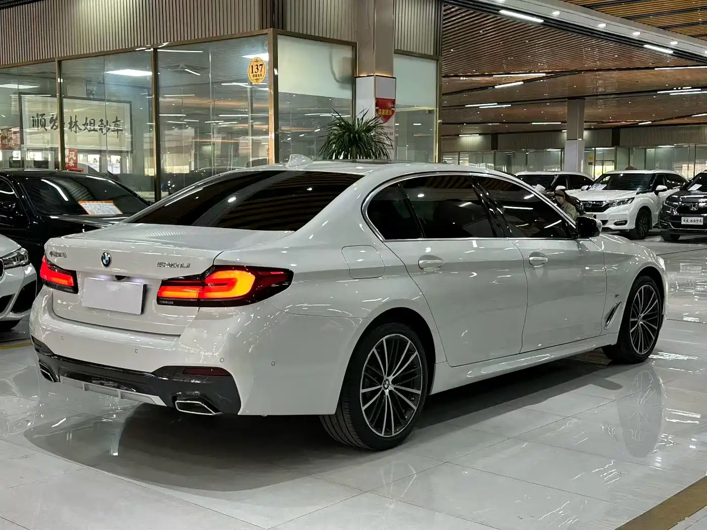 BMW 5 SERIES