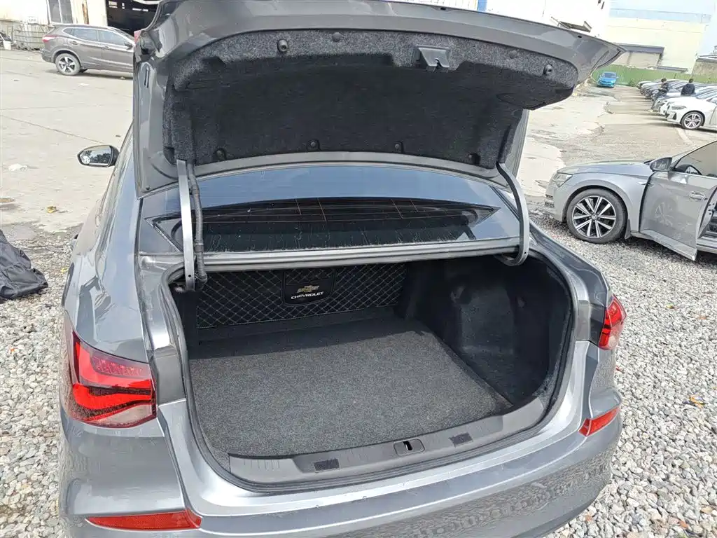 CHEVROLET CRUZE