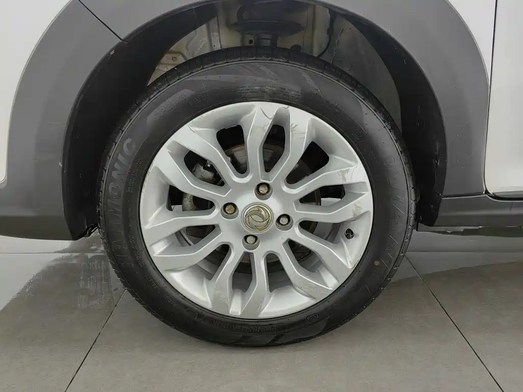 Dongfeng Aeolus Dongfeng Fengshen AX3 2016 2016 1.5L Automatic Trendy Cool Edition