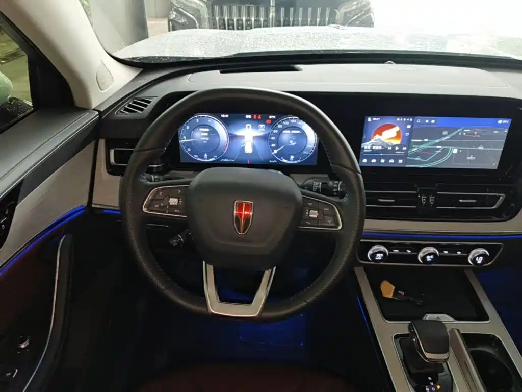 Фото 11 - Hongqi HS5