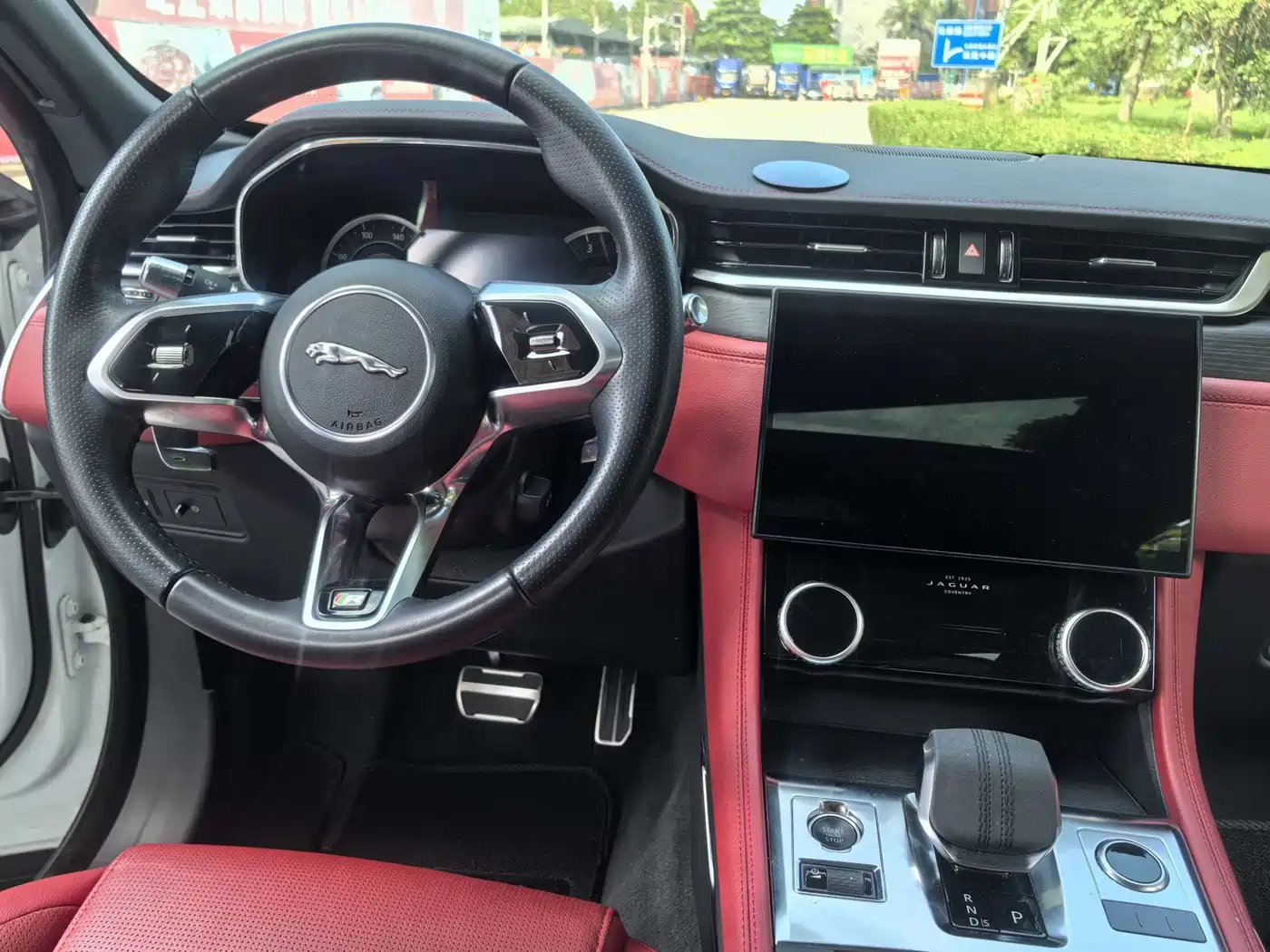 Jaguar F-PACE 2023 2023 P250 R-Dynamic BLACK