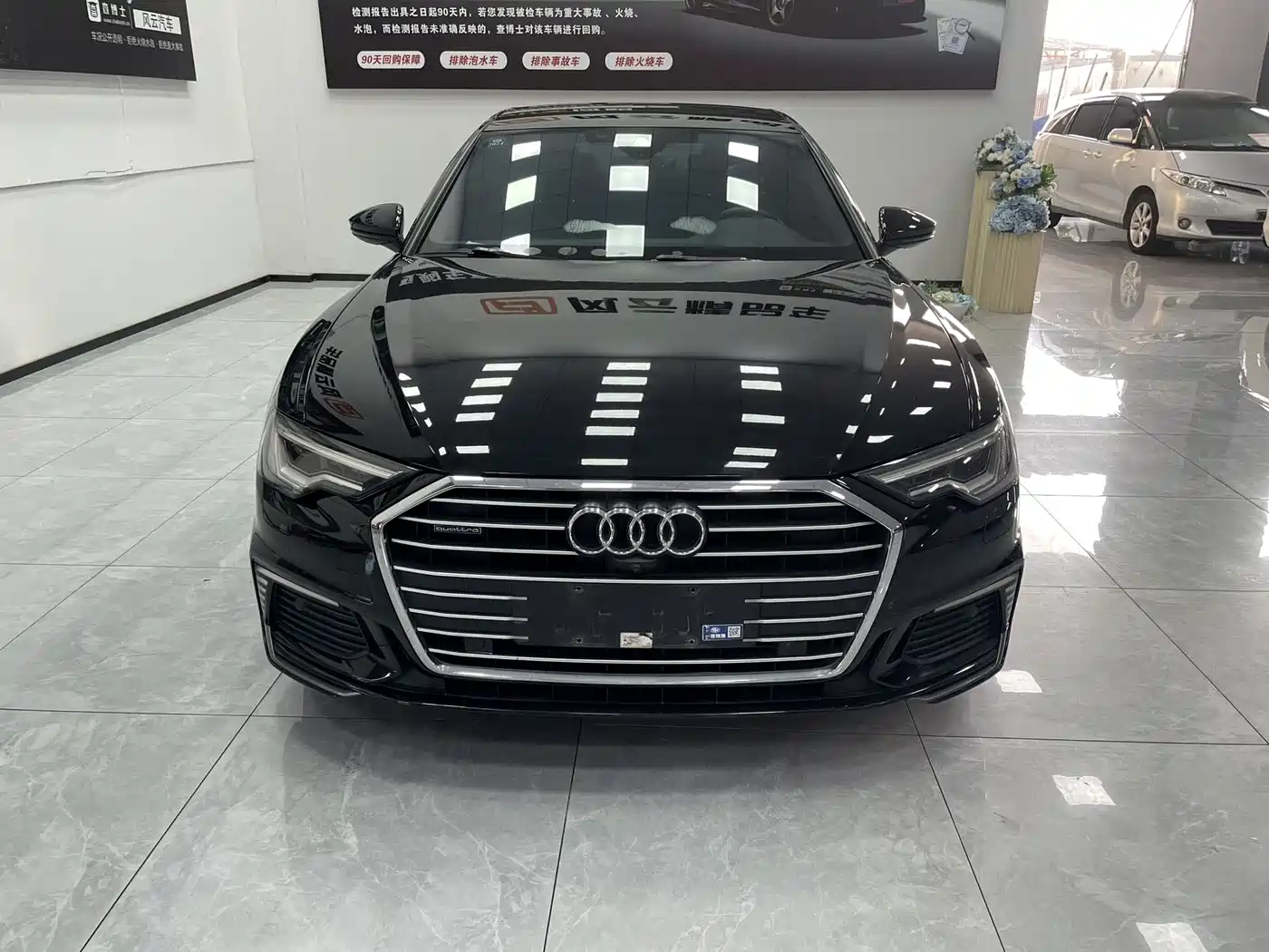 Audi A6L New Energy 2022 55 TFSI e quattro фото 2