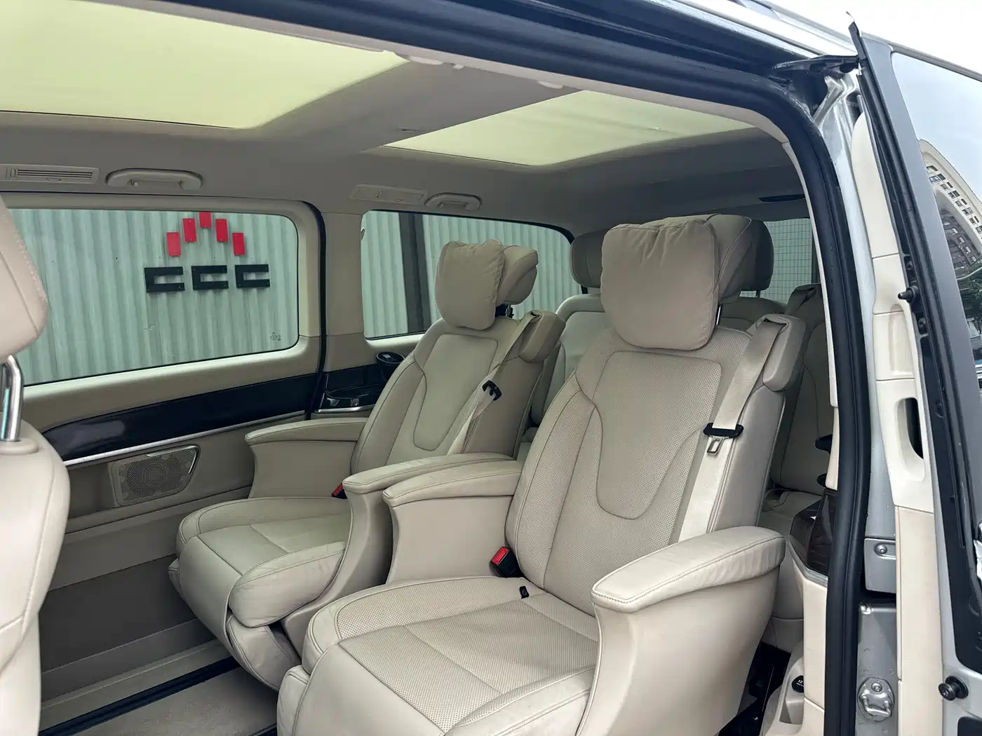 Mercedes-Benz V-Class 2016 V 260 L Premium Long фото 10