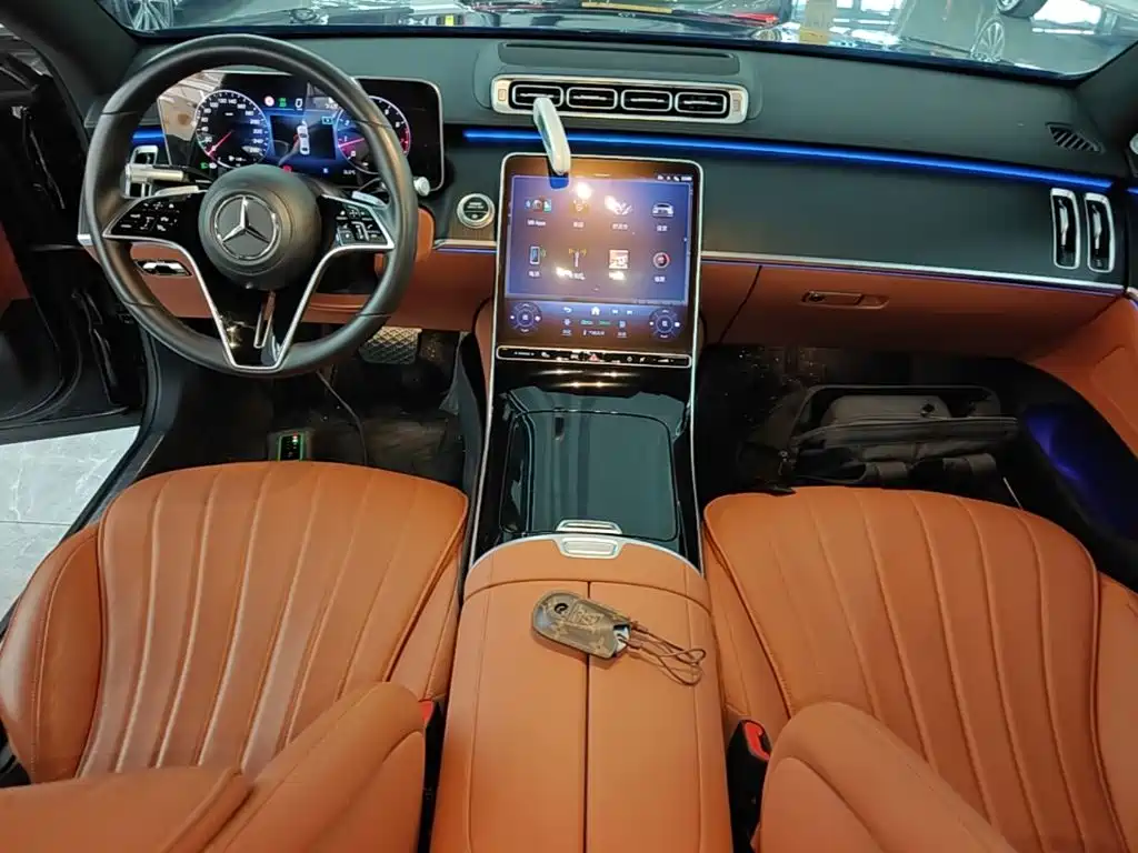 Фото 10 - Mercedes-Benz S-Class
