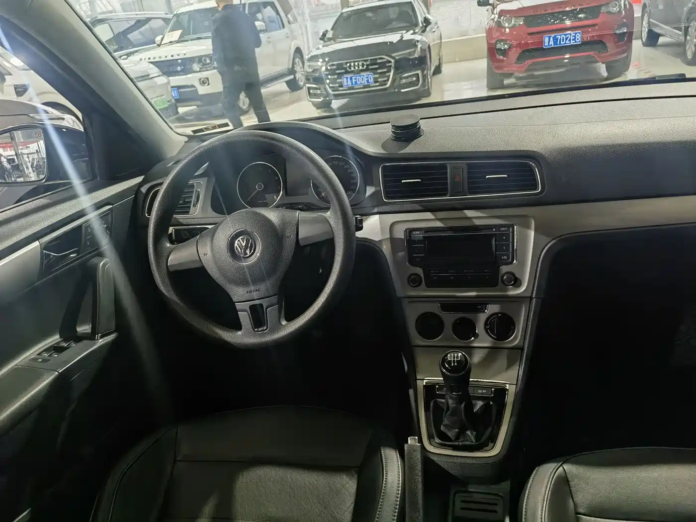 Volkswagen Lavida 2013 Facelift Classic 1.6L Manual Comfort фото 11