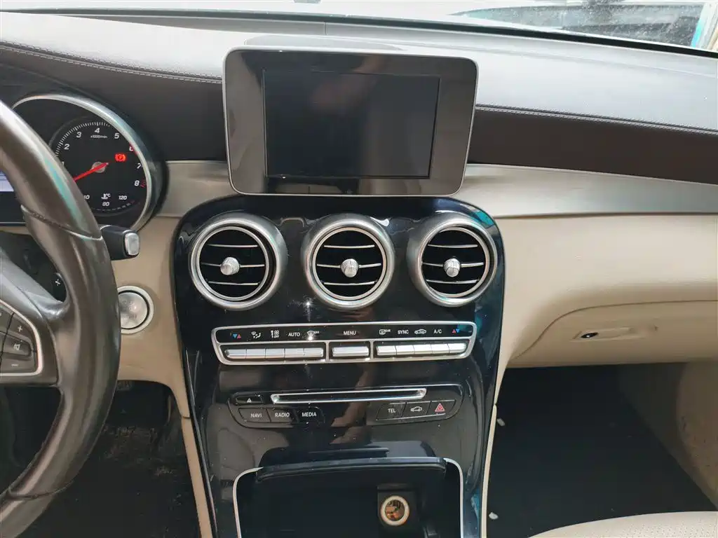 Mercedes-Benz GLC 2017 GLC 200 4MATIC фото 12
