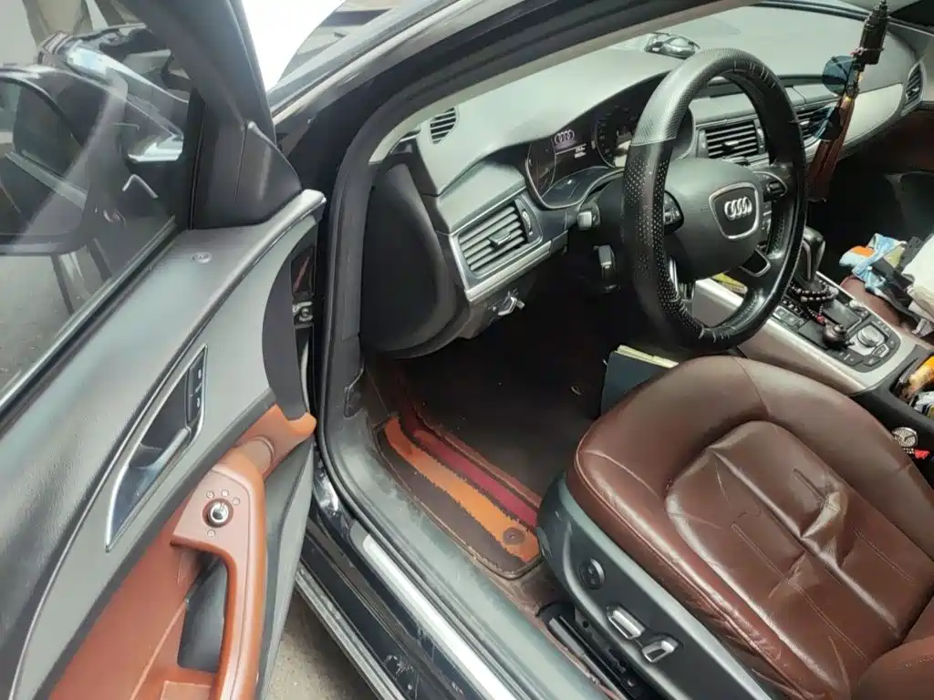 Фото 14 - Audi A6L