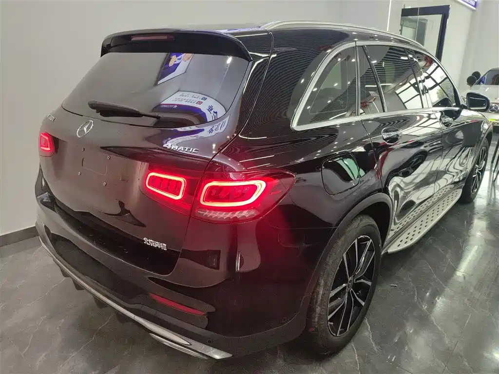 MERCEDES-BENZ GLC