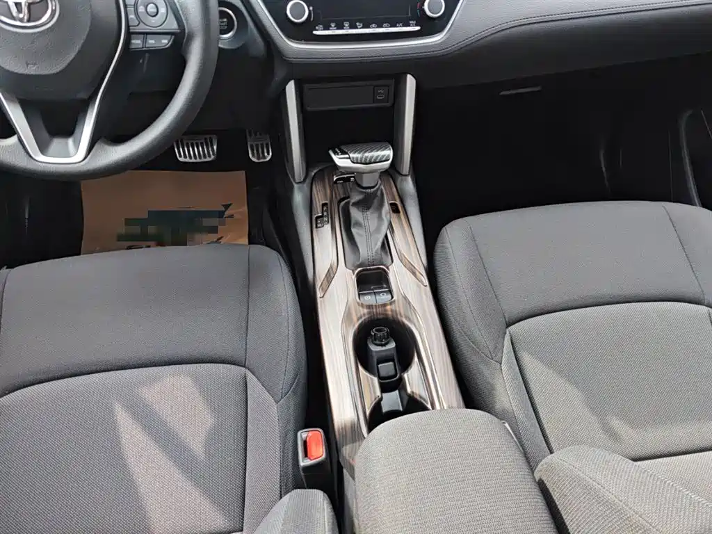 Toyota Frontlander 2023 2.0L CVT Leading Edition фото 10