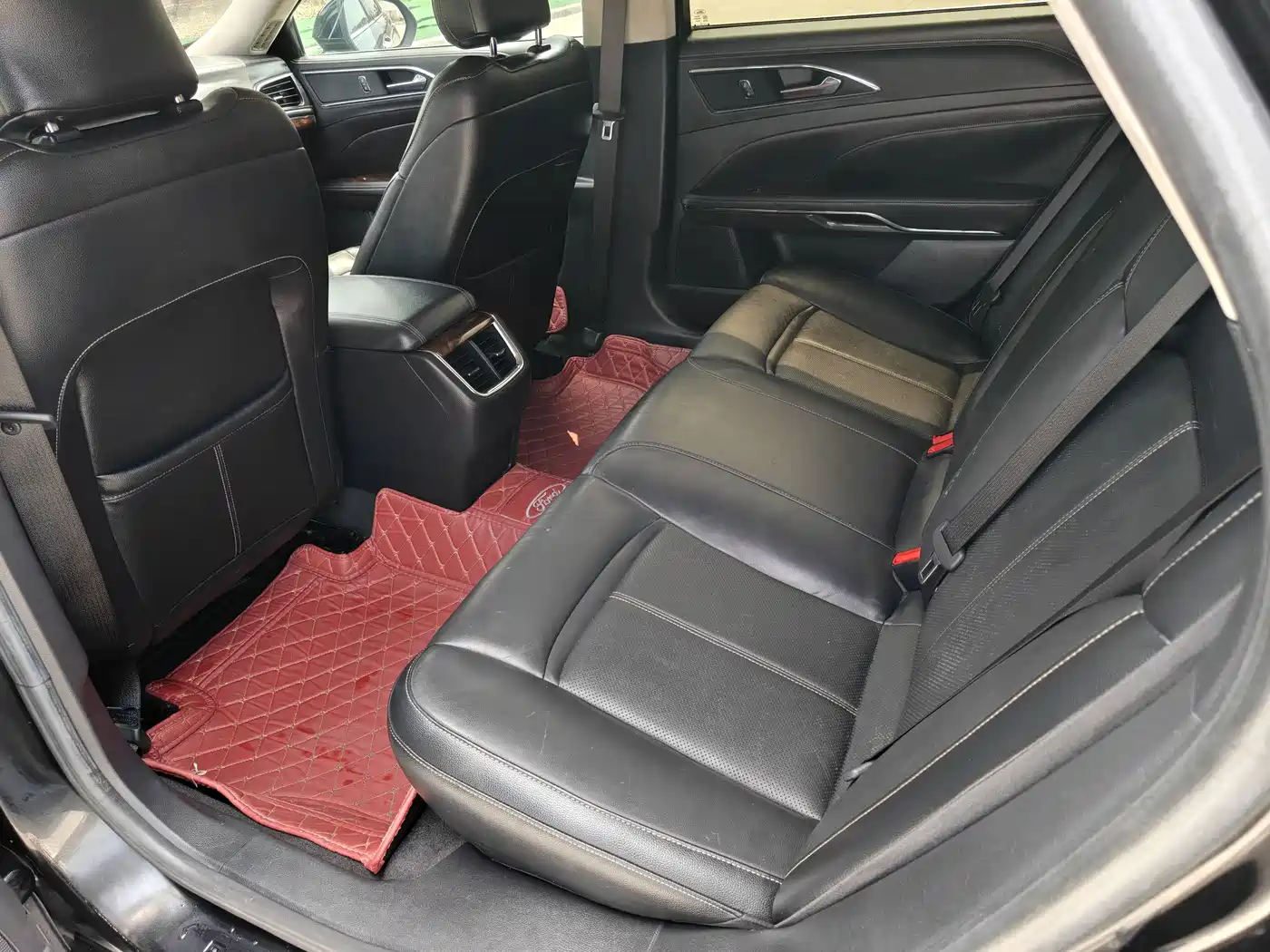 Фото 27 - Ford Taurus