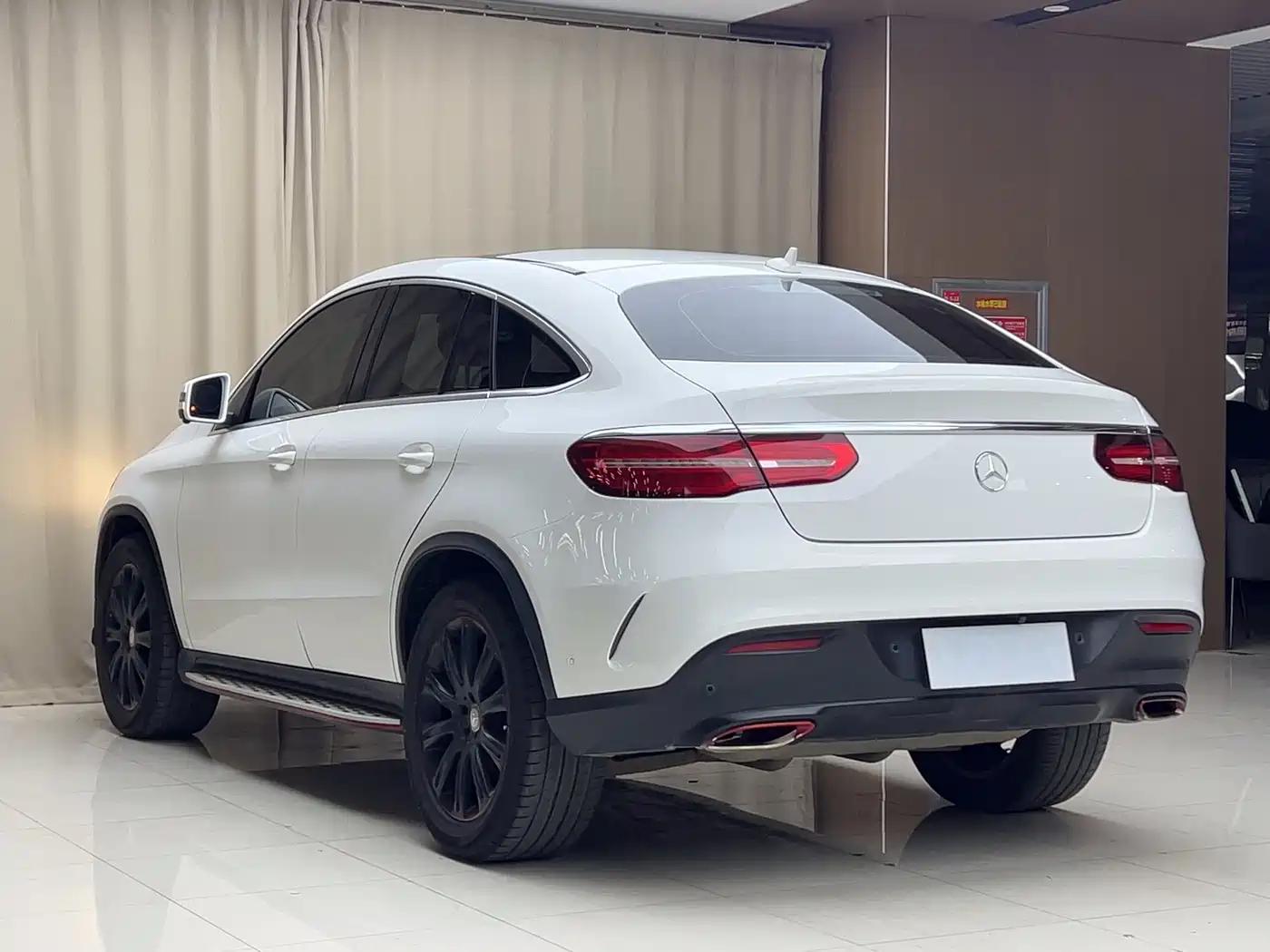 Mercedes-Benz GLE Coupe 2015 GLE 320 4MATIC Coupe SUV фото 15