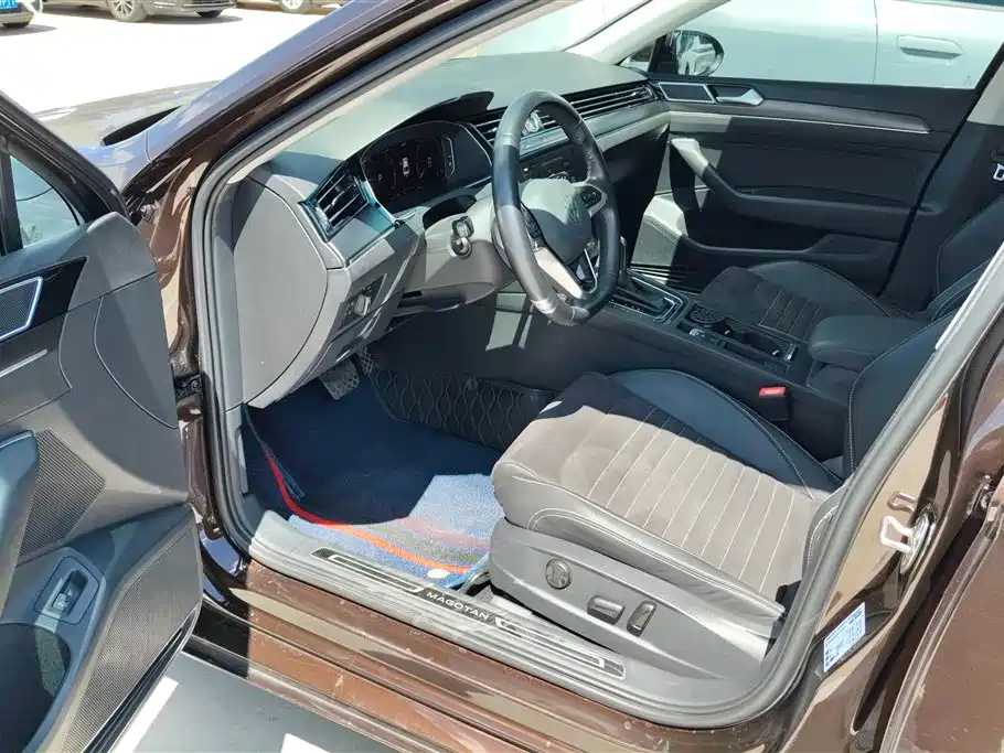 Volkswagen Magotan 2021 330TSI DSG 30th Anniversary Edition фото 9