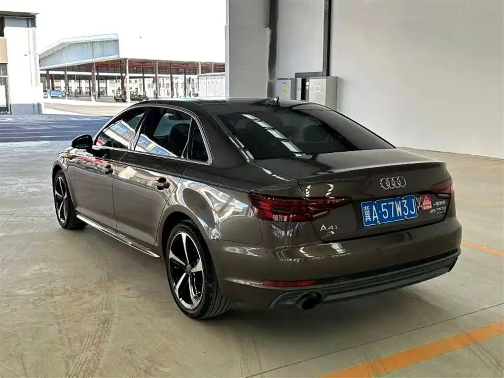 Audi A4L 2018 30th Anniversary 45 TFSI quattro Personality Sport фото 4