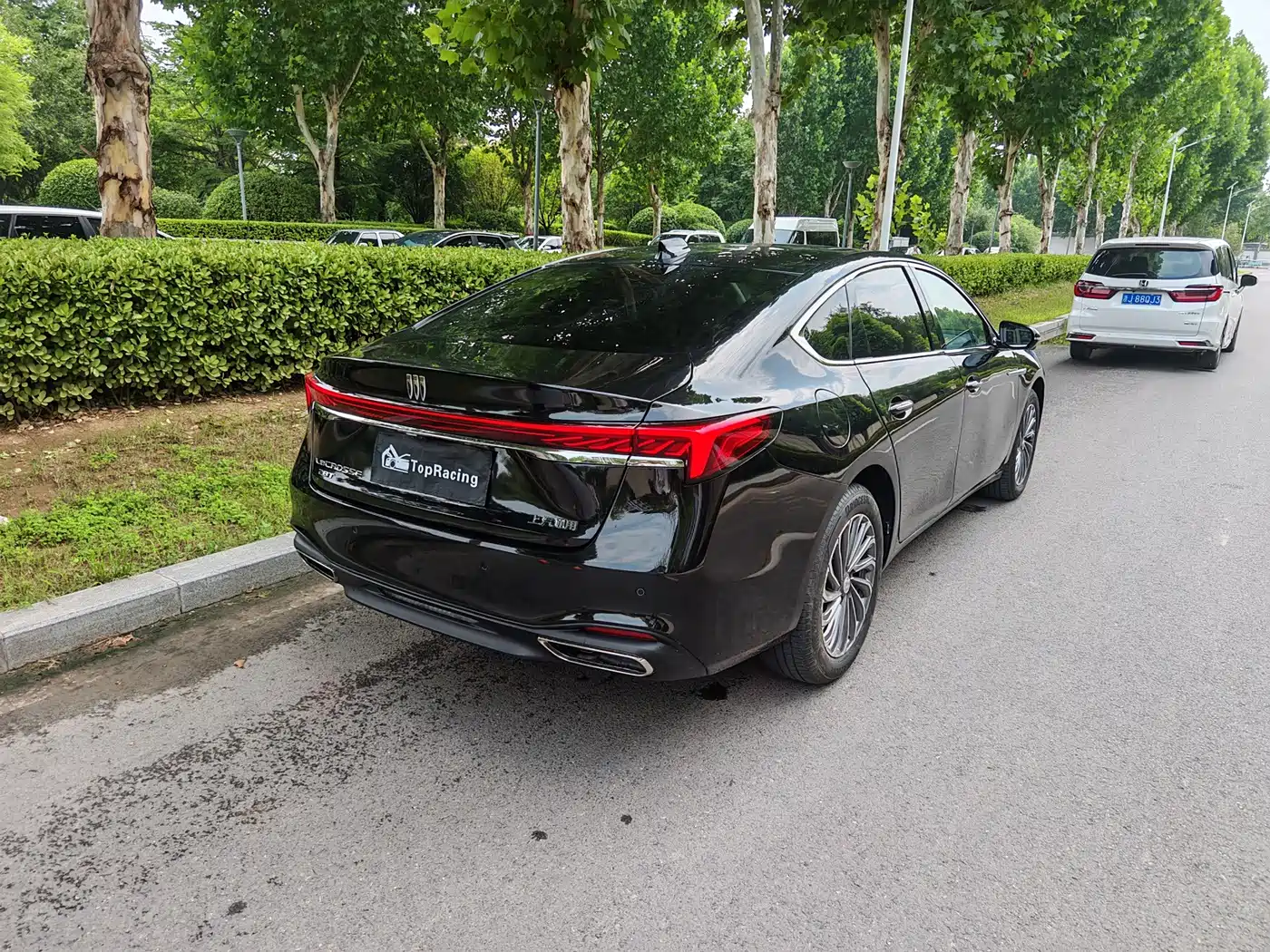 Buick LaCrosse 2026 2026 Model 28T Platinum Edition
