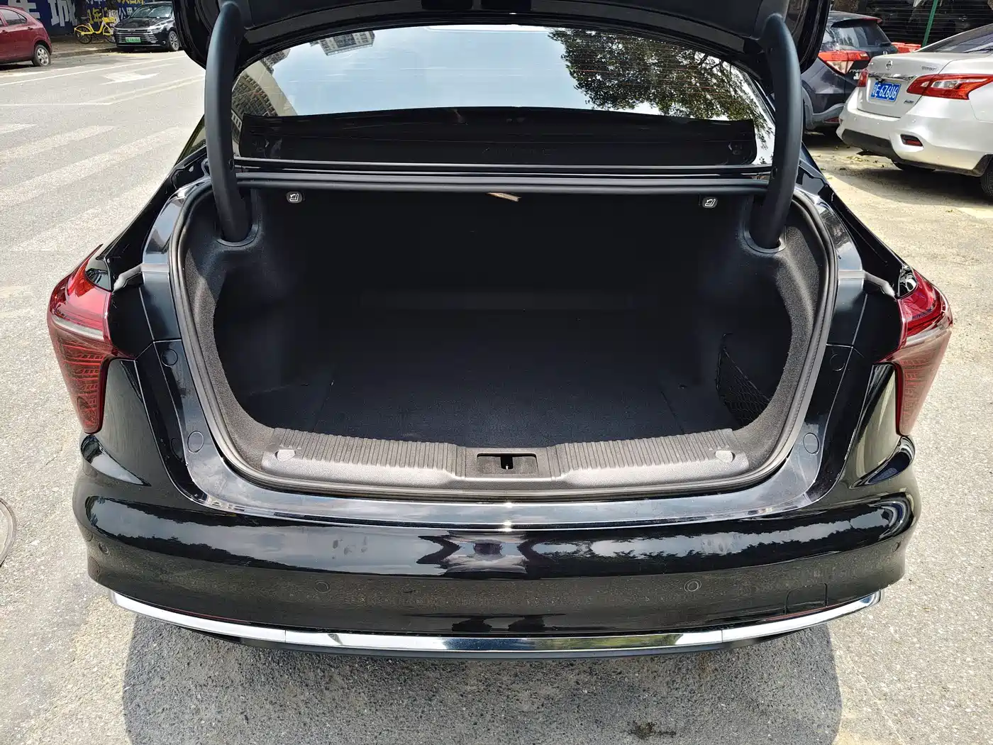 Hongqi H5 2023 1.5T DCT Smart Connect Joy Edition фото 11