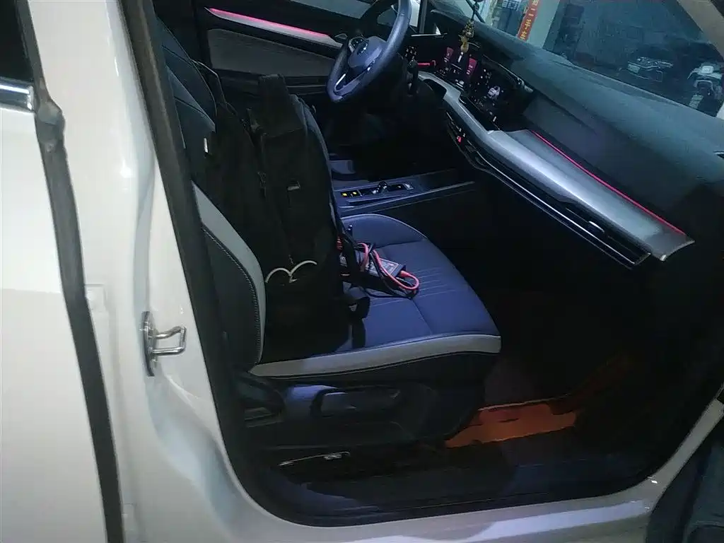 Volkswagen Golf 2023 Facelift 280TSI DSG Pro фото 16