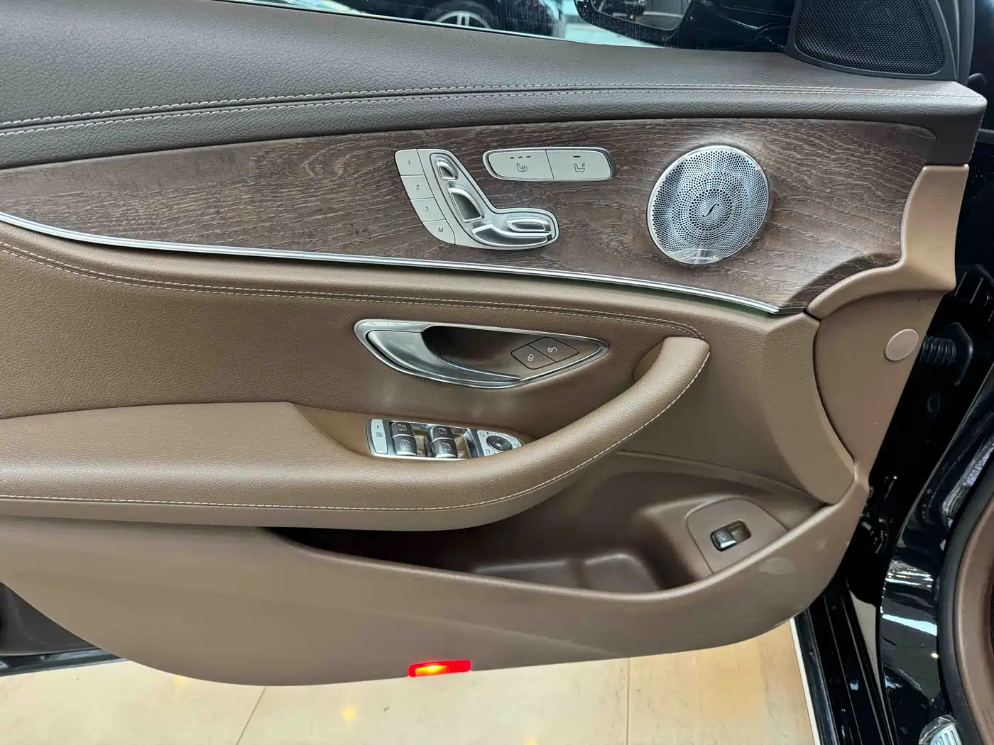 Mercedes-Benz E-Class 2021 E 300 L Luxury фото 4