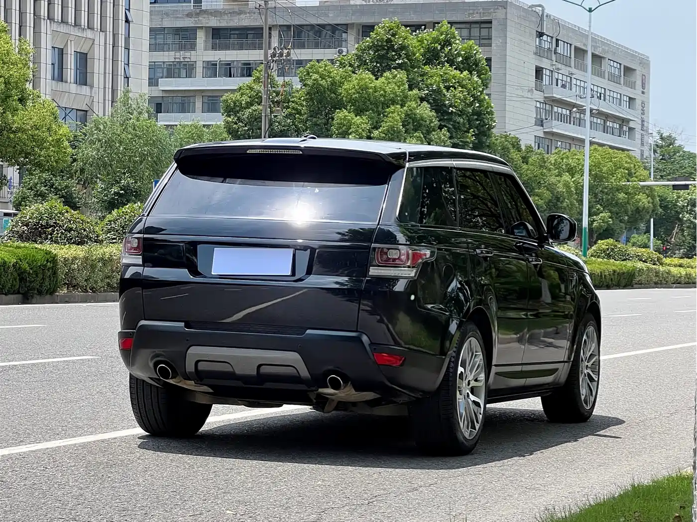 Land Rover Range Rover Sport 2016 Model 3.0 SC V6 HSE DYNAMIC фото 3