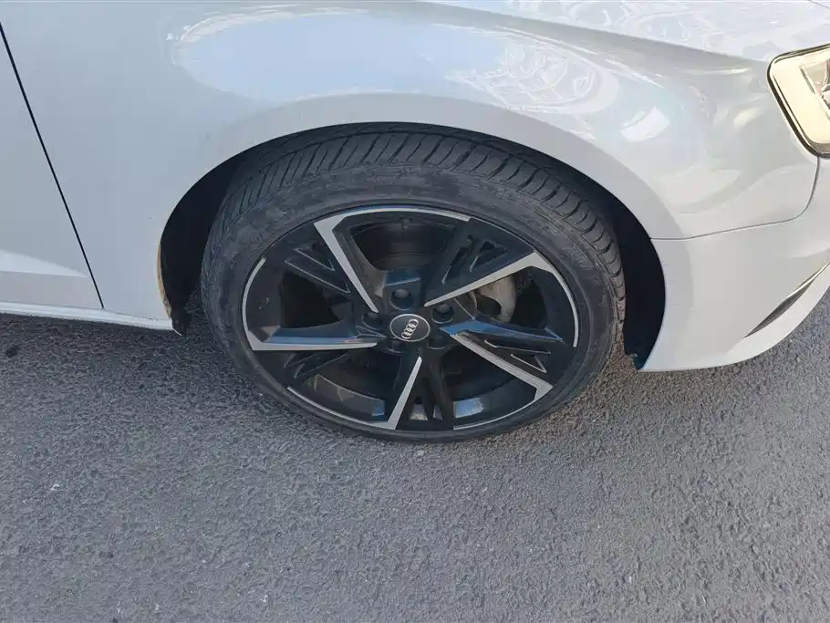 Audi A3 2016 Sportback 35 TFSI Leadership фото 6