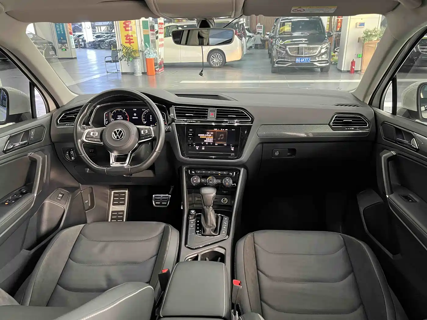 Volkswagen Tiguan L 2021 330TSI Automatic 2WD R-Line Premium фото 11