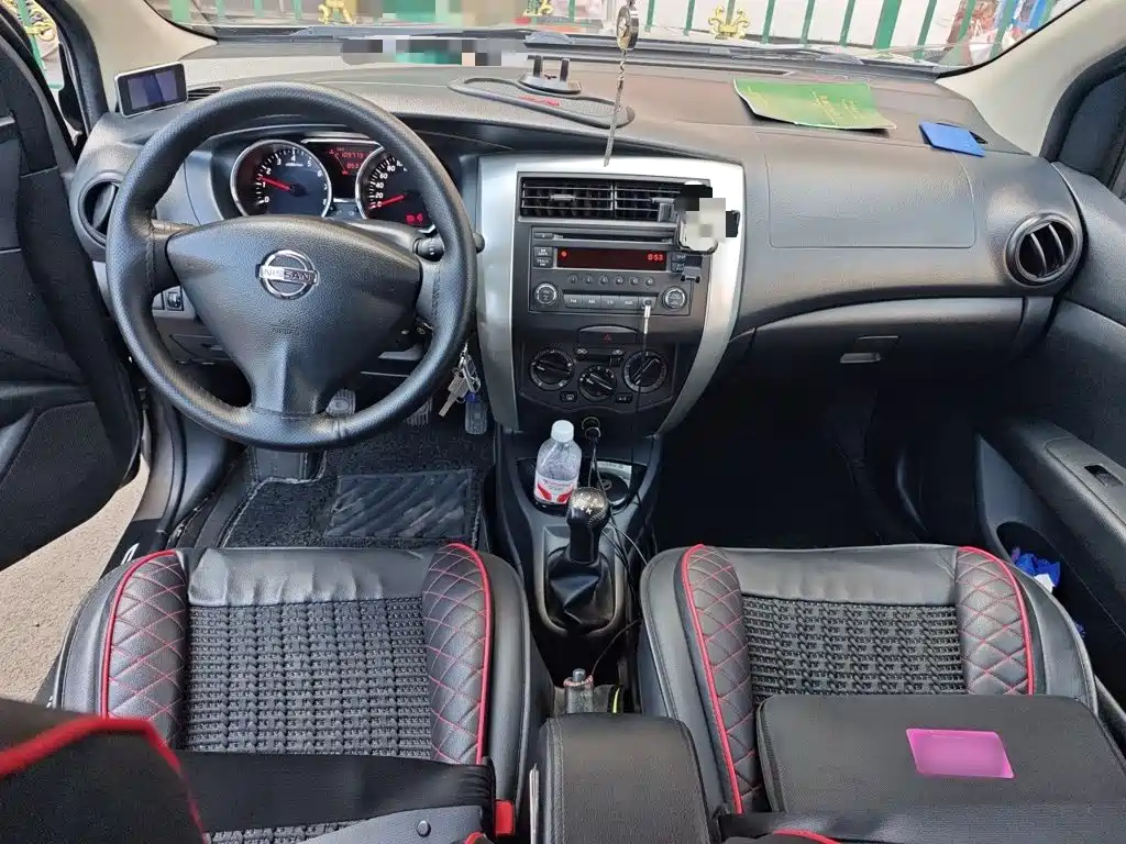 Nissan Livina 2015 2015 1.6XE Manual Comfort Edition