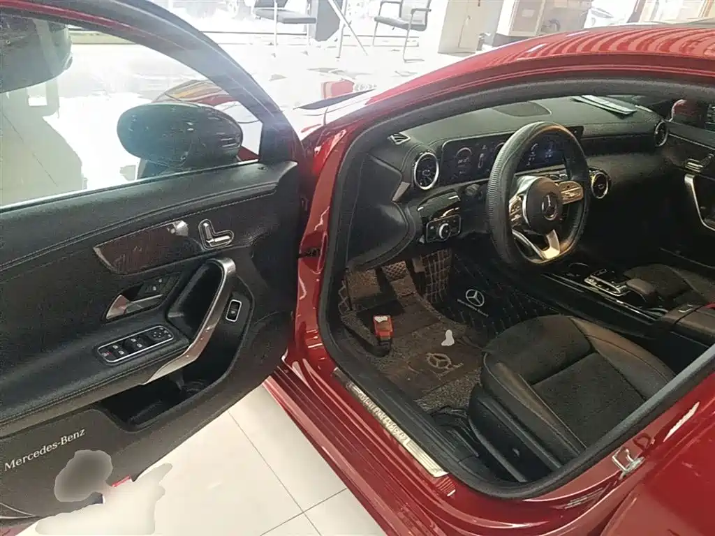 Mercedes-Benz A-Class 2019 Facelift A 200 L Sports Sedan фото 16