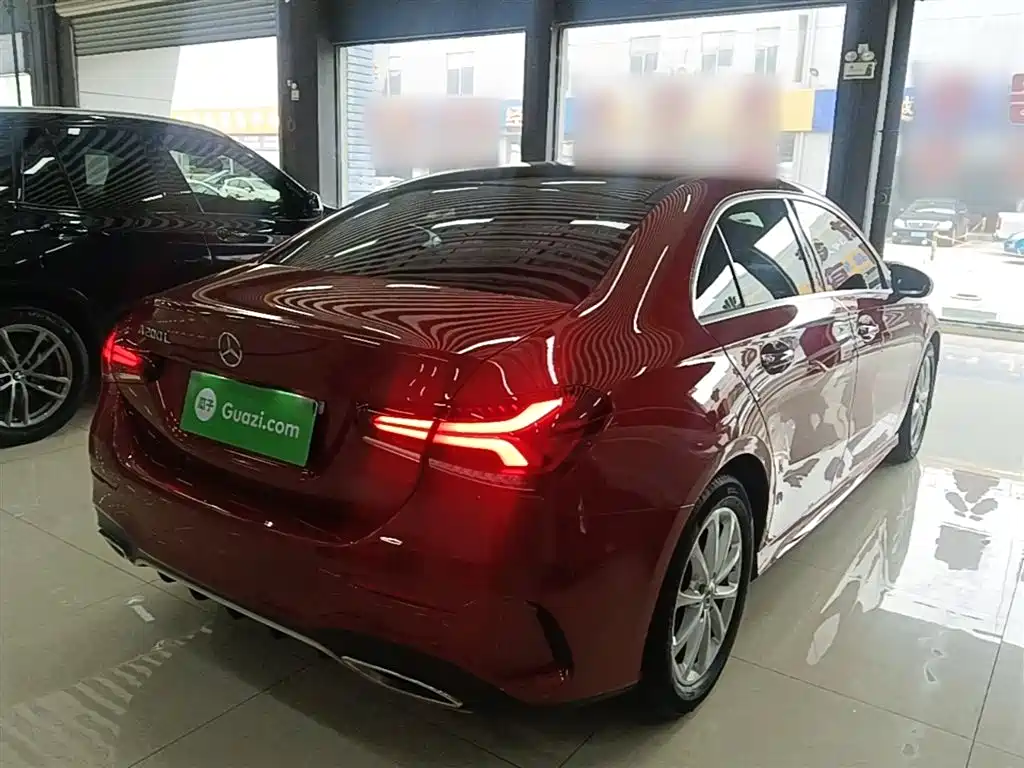 Mercedes-Benz A-Class 2019 Facelift A 200 L Sports Sedan фото 7