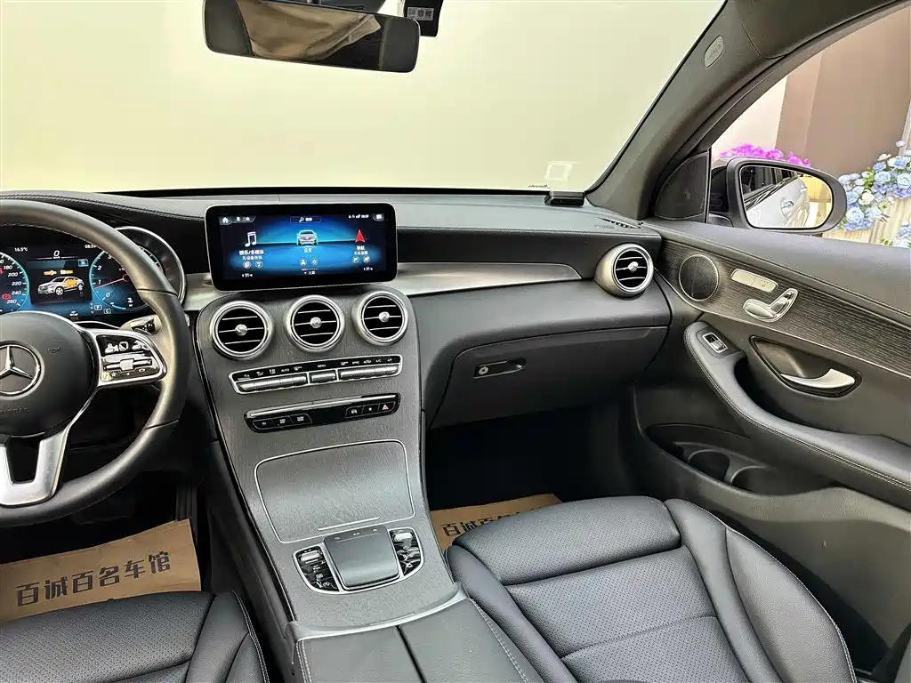 Mercedes-Benz GLC Coupe 2023 Model GLC 300 4MATIC Coupe SUV фото 15
