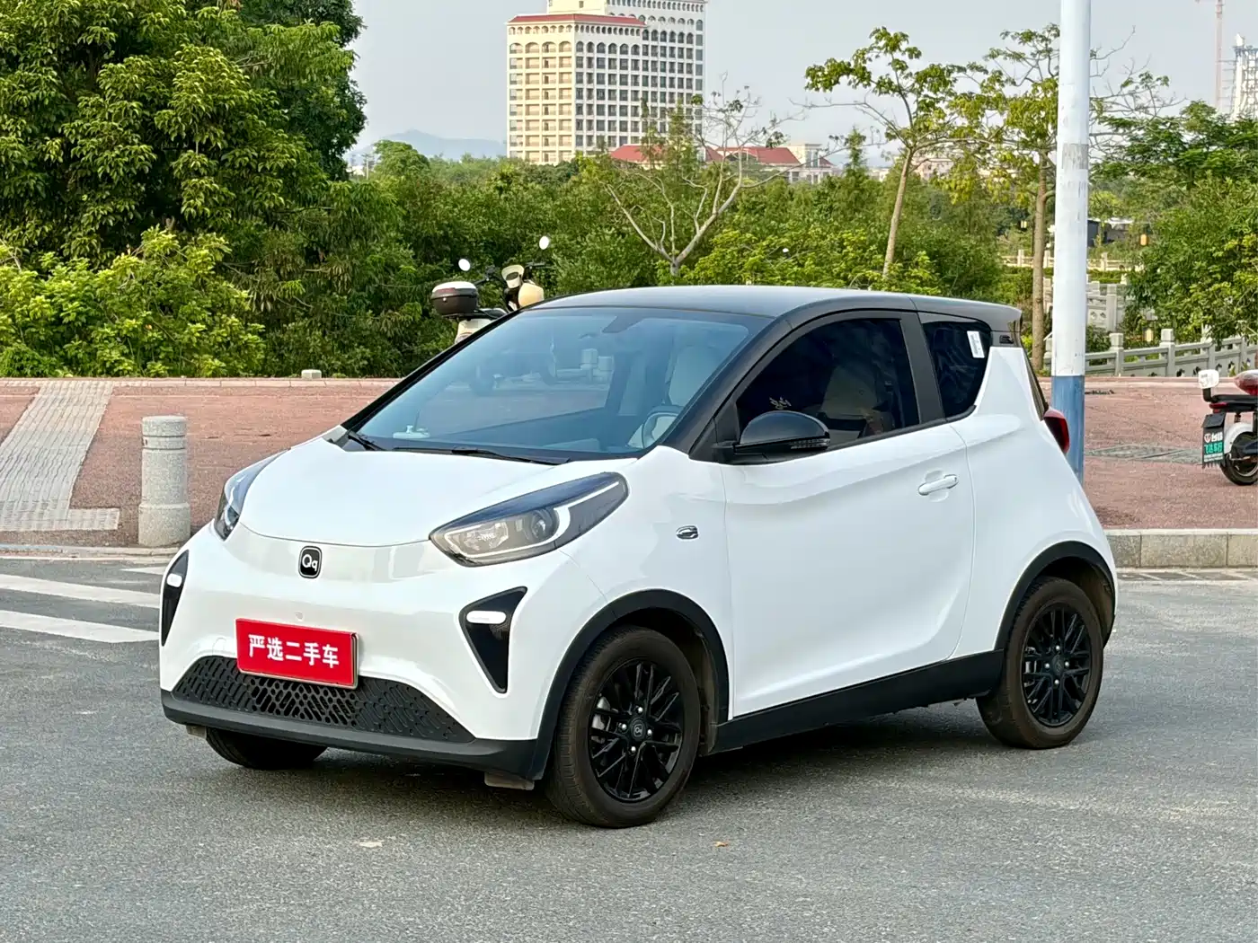 QQ New Energy Little Ant 2025 2024 Facelift Youth Edition 321km Favorite 29.23kWh